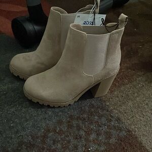 NWT boots